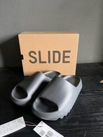 Yeezy Slide - Slate Grey | maat 42, Kleding | Heren, Schoenen, Nieuw, Ophalen of Verzenden, Sneakers of Gympen, Yeezy Adidas