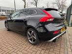 Volvo V40 1.6 T3 R-Design Airco/ECC,Navigatie,Camera,Half le, Auto's, Voorwielaandrijving, Gebruikt, Zwart, 4 cilinders