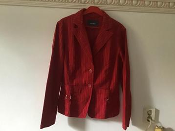 Mooi Rood jasje van het merk Mexx, maat 40 van fijne ribstof beschikbaar voor biedingen