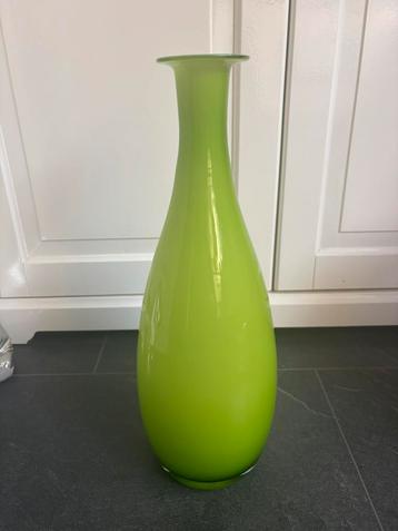 Hoge vaas groen glas, 40 cm hoog, nieuw, limegroen beschikbaar voor biedingen