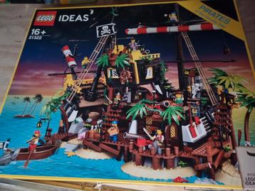 Lego 21322  beschikbaar voor biedingen