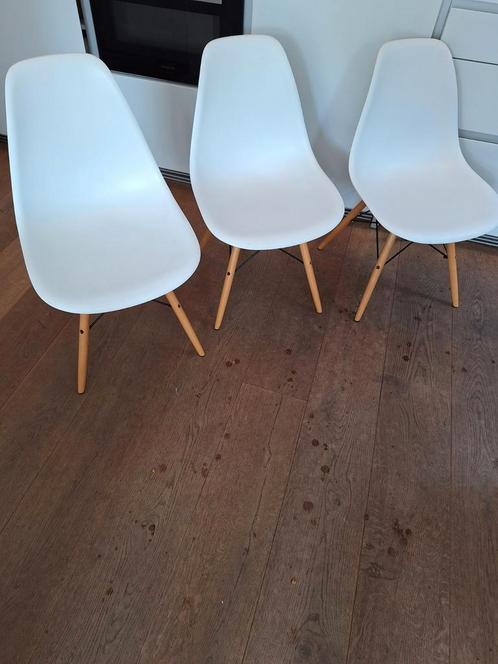 3 Witte Eetkamerstoelen - Eames Look-A-Like, Huis en Inrichting, Stoelen, Gebruikt, Drie, Hout, Kunststof, Wit, Ophalen
