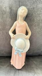 Lladro Porseleinen Figuur Meisje met Hoed, Ophalen of Verzenden