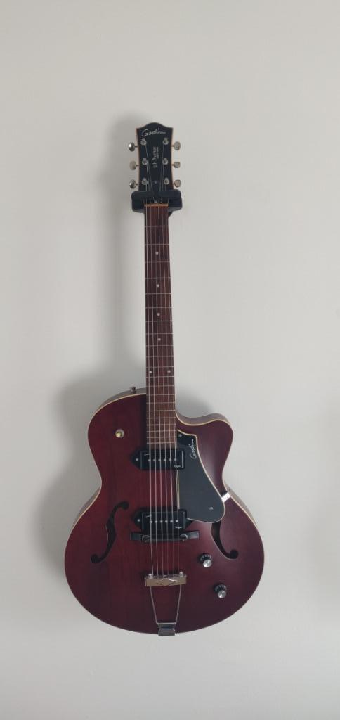 Godin 5th Avenue CW Kingpin II - Burgundy, Muziek en Instrumenten, Snaarinstrumenten | Gitaren | Elektrisch, Gebruikt, Hollow body