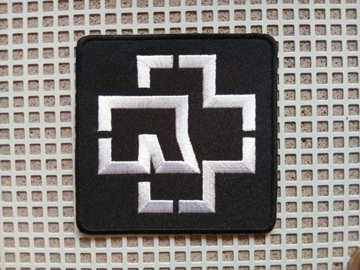 Rammstein  zeer mooie logo  patch 16, Verzamelen, Muziek, Artiesten en Beroemdheden, Nieuw, Kleding, Verzenden