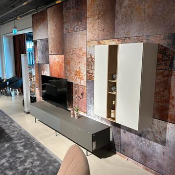 Spectral tv-kast next van: €8.496,- voor: €3.995,- beschikbaar voor biedingen