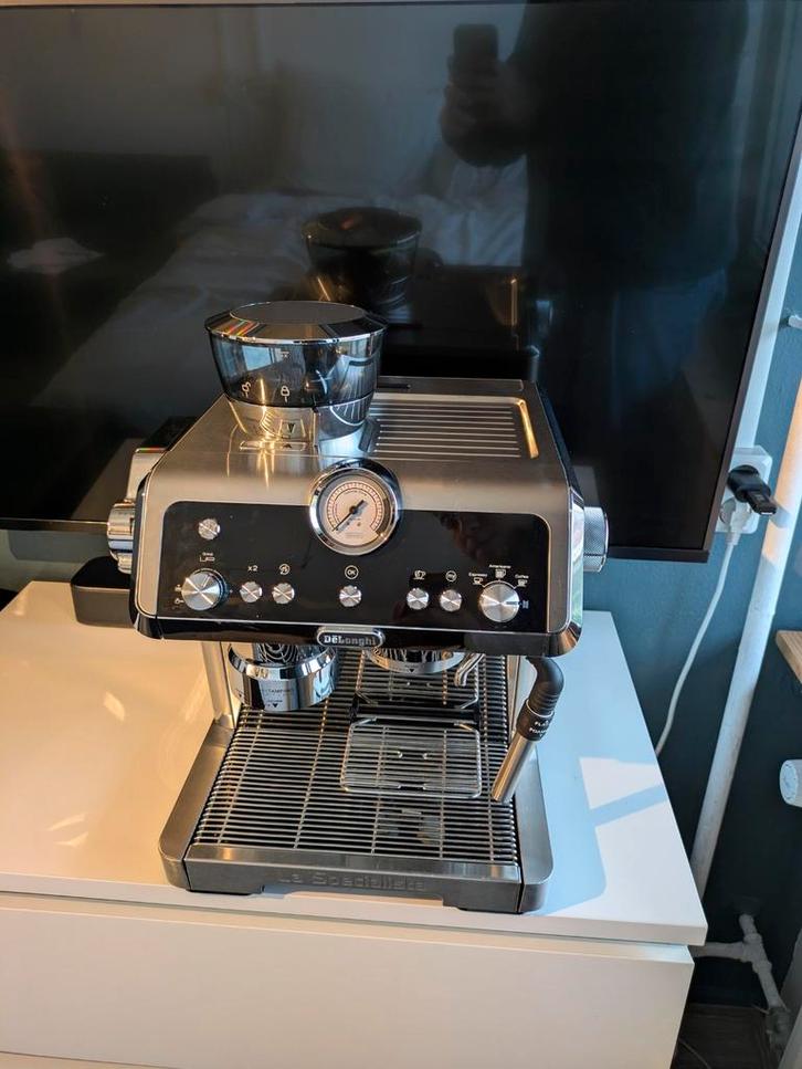 Delonghi Specialista EC9335.M Espressomachine, Witgoed en Apparatuur, Koffiezetapparaten, Espresso apparaat, Stoompijpje, Ophalen of Verzenden