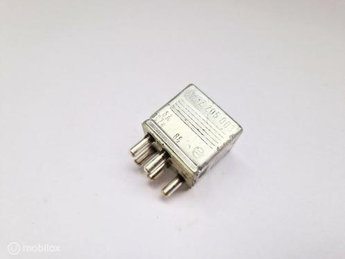 Relais multi-functie Bosch 0 332 205 003, Auto-onderdelen, Elektronica en Kabels, Gebruikt, Ophalen of Verzenden