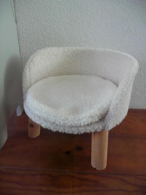 Hele leuke Dedemco huisdierenbed,  poezen-mand, honden-mand, Dieren en Toebehoren, Kattenmanden, Zo goed als nieuw, Pluche, Ophalen