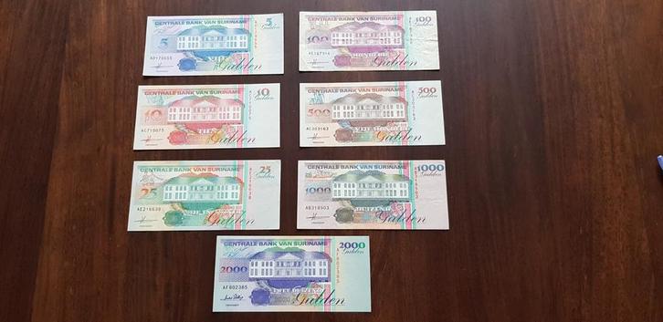 Surinaamse gulden bankbiljetten 5-10-25-100-500-1000-2000, Postzegels en Munten, Bankbiljetten | Amerika, Zuid-Amerika, Ophalen of Verzenden