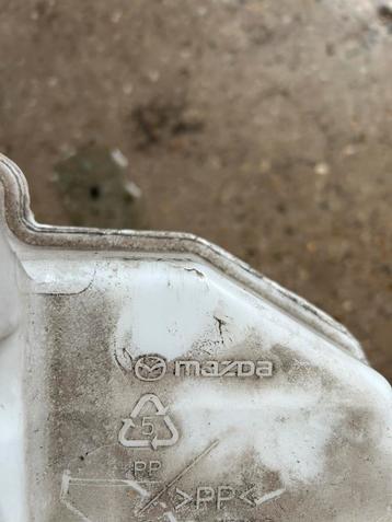 Ruitensproeiertank Mazda 2 beschikbaar voor biedingen