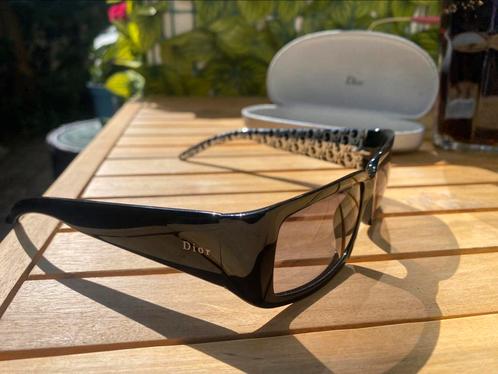 Dior zonnebril met koker 100% origineel, Sieraden, Tassen en Uiterlijk, Zonnebrillen en Brillen | Dames, Zo goed als nieuw, Zonnebril