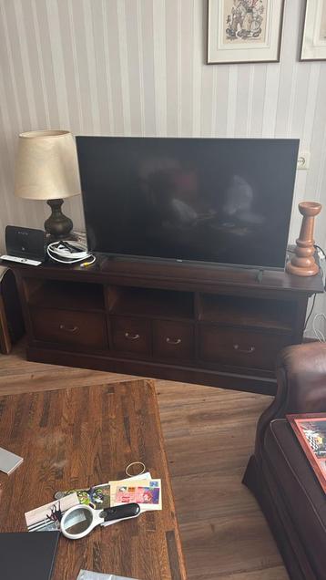 Mooie Houten TV Kast met Opbergruimte beschikbaar voor biedingen