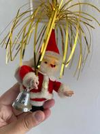 Vintage Kerst 1950’s Kerstman met klok en pluim aan spiraal, Ophalen of Verzenden, Zo goed als nieuw