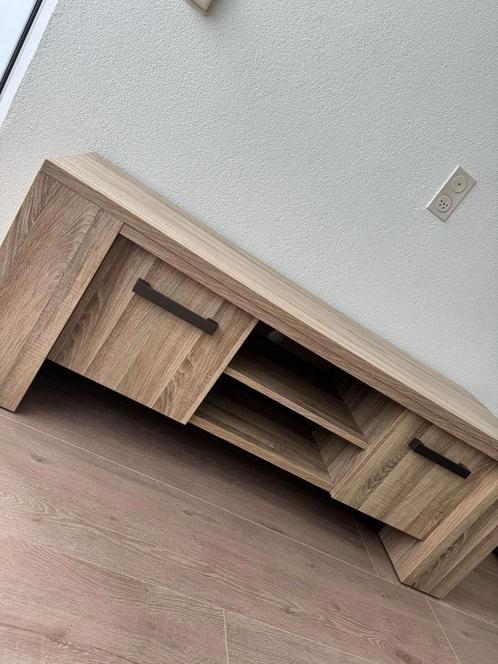 Tv meubel/tafel, Huis en Inrichting, Kasten | Televisiemeubels, Zo goed als nieuw, 150 tot 200 cm, 25 tot 50 cm, Ophalen of Verzenden