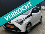 Toyota Aygo 1.0 VVT-i x-play CAMERA BT DEALER AUTO, Voorwielaandrijving, Gebruikt, Euro 6, 4 stoelen