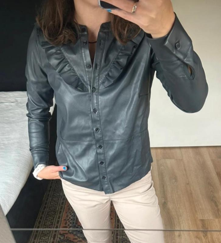 Studio Anneloes  Odelia leren Blouse - zwart XS, Kleding | Dames, Blouses en Tunieken, Zo goed als nieuw, Maat 34 (XS) of kleiner