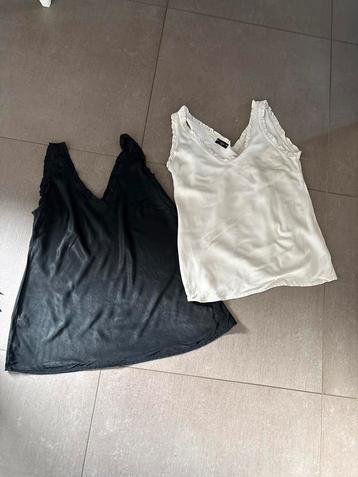 2 Tops CHASTAR Maat S/M beschikbaar voor biedingen
