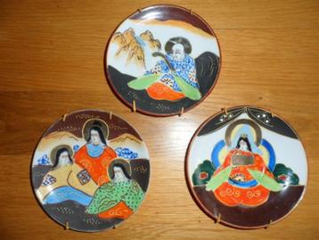 3 oude chinezen wandbordjes van doorzichtig eierporselein beschikbaar voor biedingen
