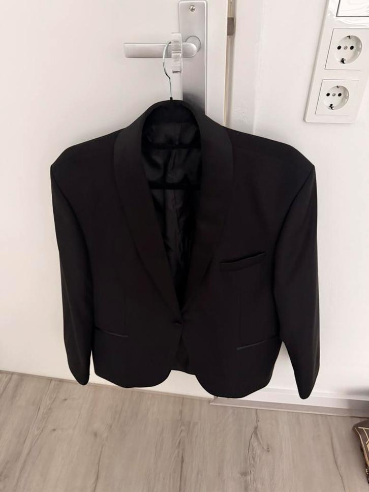 Smoking compleet set te koop – zo goed als nieuw, Kleding | Heren, Kostuums en Colberts, Zo goed als nieuw, Maat 56/58 (XL), Zwart
