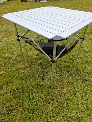 Campingtafel  aluminium opvouwbaar beschikbaar voor biedingen