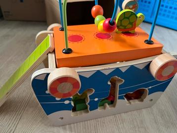 Ark van Noach houten speelgoed met dieren beschikbaar voor biedingen