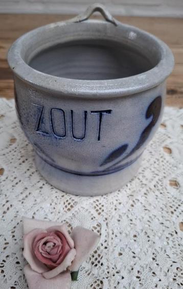 Oude Keulse zoutpot, 1 L beschikbaar voor biedingen