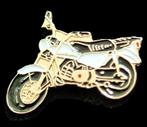 Suzuki RV 90 Van 1975 pin, Verzamelen, Speldjes, Pins en Buttons, Verzenden, Nieuw, Transport, Speldje of Pin
