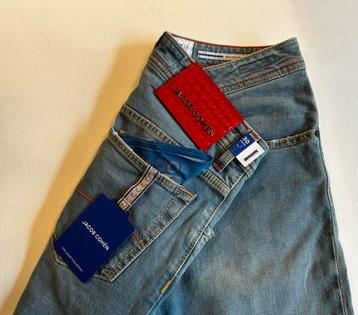 #3926. Zomerjeans van Jacob Cohen. Maat 30 model Bard beschikbaar voor biedingen