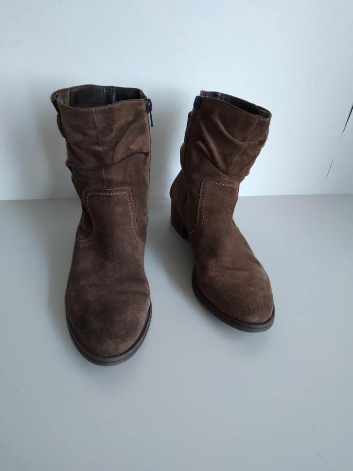 Jones Bootmaker - bruin suede laarsjes - Maat 38, Kleding | Dames, Schoenen, Zo goed als nieuw, Bruin, Ophalen of Verzenden