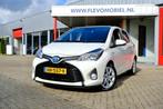 Toyota Yaris 1.5 Hybrid Dynamic Aut. Pano|Navi|Cam|Clima, Gebruikt, Euro 6, 4 cilinders, 1070 kg