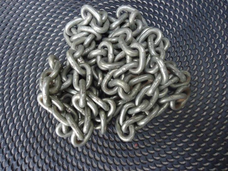 Ketting 2 meter uit een stuk - ijzer - gebruikt - Z.G.A.N., Doe-het-zelf en Verbouw, IJzerwaren en Bevestigingsmiddelen, Gebruikt