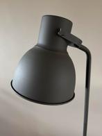 Hektar staande lamp donker grijs, Huis en Inrichting, Lampen | Vloerlampen, Ophalen, Zo goed als nieuw, Metaal, 150 tot 200 cm