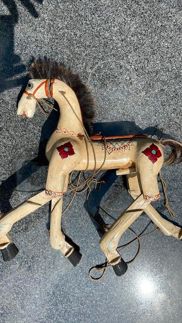 Marionet paard van hout