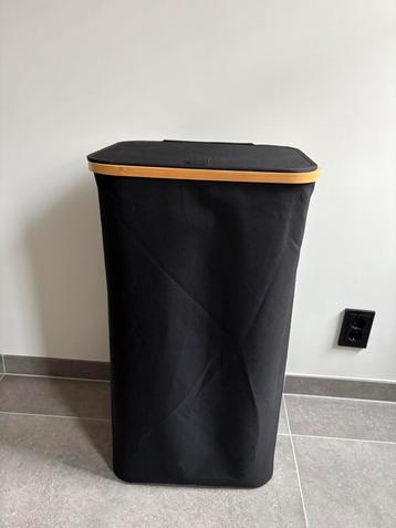 Hennez wasmand met deksel zwart 100 liter beschikbaar voor biedingen