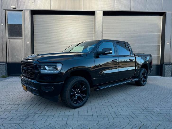 Dodge Ram 1500 5.7 V8 Hemi 2019 4x4 Crew Cab Big Horn Zwart, Auto's, Dodge, Particulier, RAM 1500, 4x4, ABS, Achteruitrijcamera