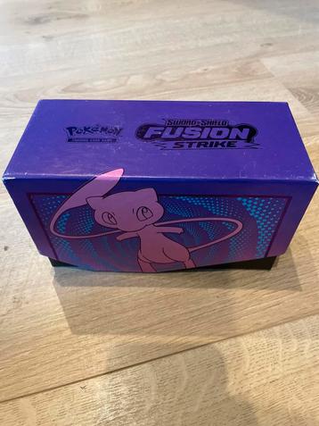 Elite Trainer Box (alleen de box) beschikbaar voor biedingen