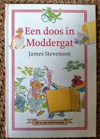 J. Stevenson - Een doos in Moddergat, Gelezen, J. Stevenson, Fictie algemeen, Ophalen of Verzenden
