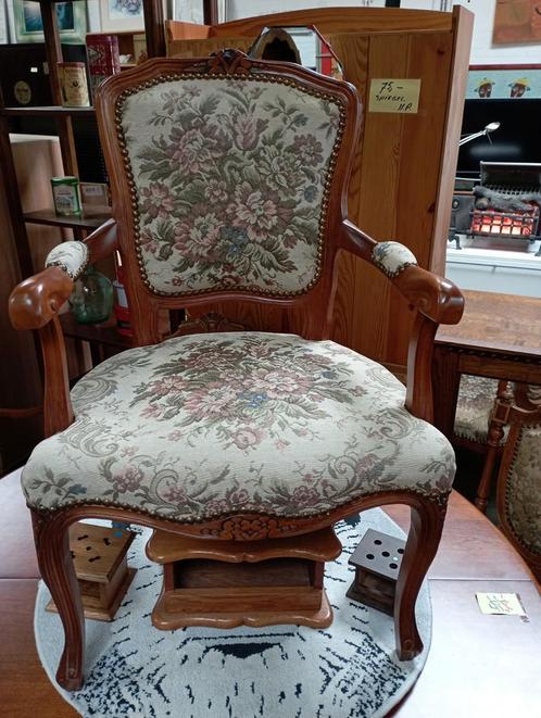 Antieke of klassieke stoel, Antiek en Kunst, Antiek | Meubels | Stoelen en Banken, Ophalen