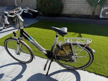 Merida damesfiets 6 versnellingen in nette staat aangeboden beschikbaar voor biedingen