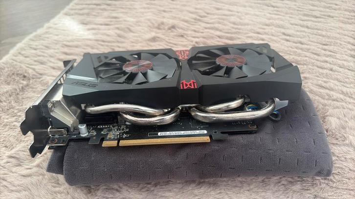 960, Computers en Software, Videokaarten, Zo goed als nieuw, PCI-Express 3.0, GDDR5, Ophalen of Verzenden