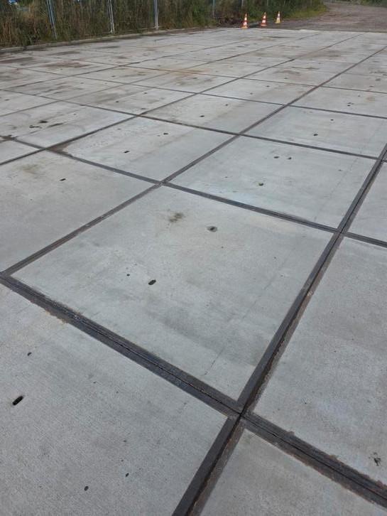 Grote zeer mooie partij betonplaten 14 en 16 cm dik, Tuin en Terras, Terrasdelen en Vlonders, Zo goed als nieuw, Ophalen of Verzenden