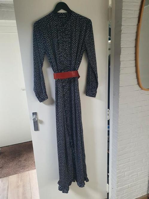 Zeer mooie jurk van Lona & Mila., Kleding | Dames, Jurken, Zo goed als nieuw, Maat 42/44 (L), Zwart, Onder de knie, Ophalen of Verzenden