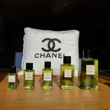 Chanel N 19 Eau de Toilette. Set van 5 Decoratie flessen. beschikbaar voor biedingen