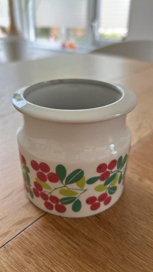 Arabia potje 8-67, Huis en Inrichting, Keuken | Servies, Zo goed als nieuw, Overige typen, Overige stijlen, Porselein, Ophalen of Verzenden