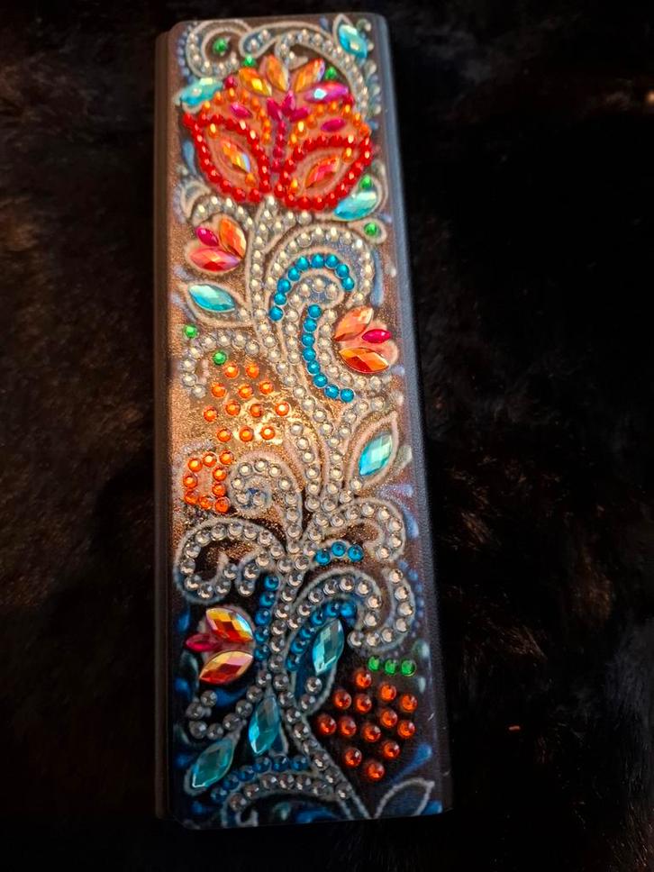 Brillenkoker / Opbergdoos met decoratie, Hobby en Vrije tijd, Knutselen, Zo goed als nieuw, Materiaal, Ophalen of Verzenden