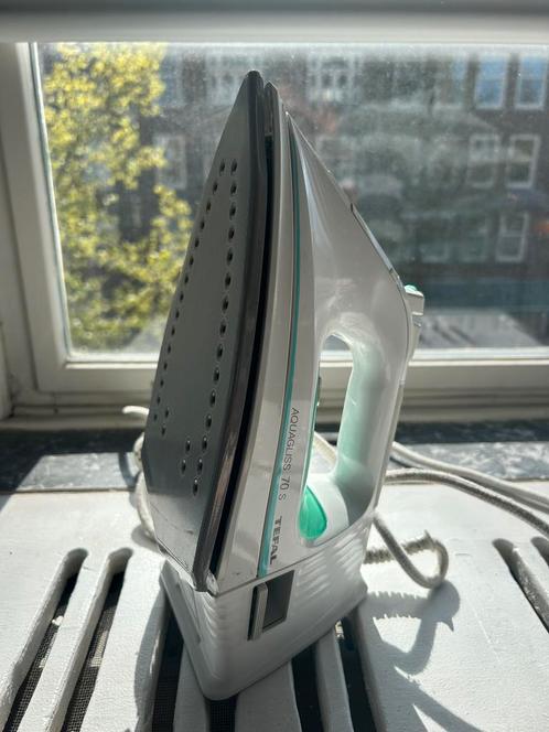 Vintage Tefal strijkijzer Aquagliss 70s, Witgoed en Apparatuur, Strijkijzers en Strijkplanken, Zo goed als nieuw, Strijkijzer met snoer
