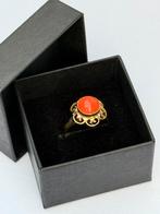 Prachtige 18 karaat gouden vintage ring met bloedkoraal!, 18 tot 19, Ophalen of Verzenden, Dame, Goud