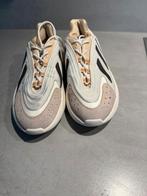 Adidas Ozelia - Beige/Cream, Beige, Ophalen of Verzenden, Sneakers of Gympen, Zo goed als nieuw