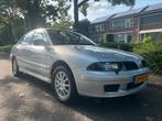 Mitsubishi Carisma 1.6 Shogun SE HB 2004 Grijs, 4 cilinders, Handgeschakeld, Particulier, Zilver of Grijs